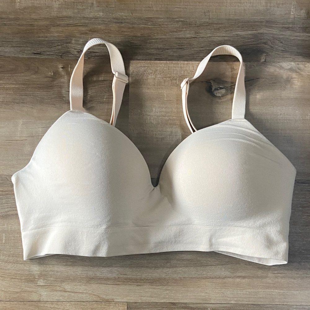 Seamless Light Cream Wireless T-Shirt Bra